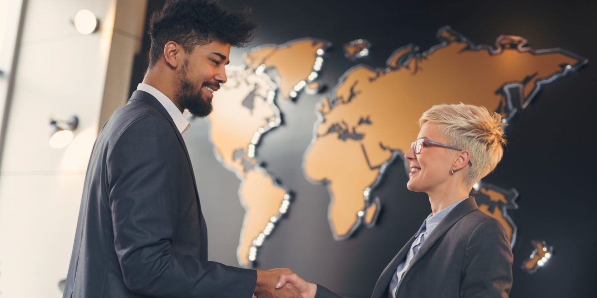 Business people shaking hands Empregador de registro