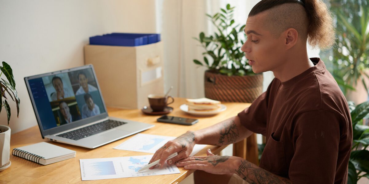 Man Working in Home Office Trabalho remoto