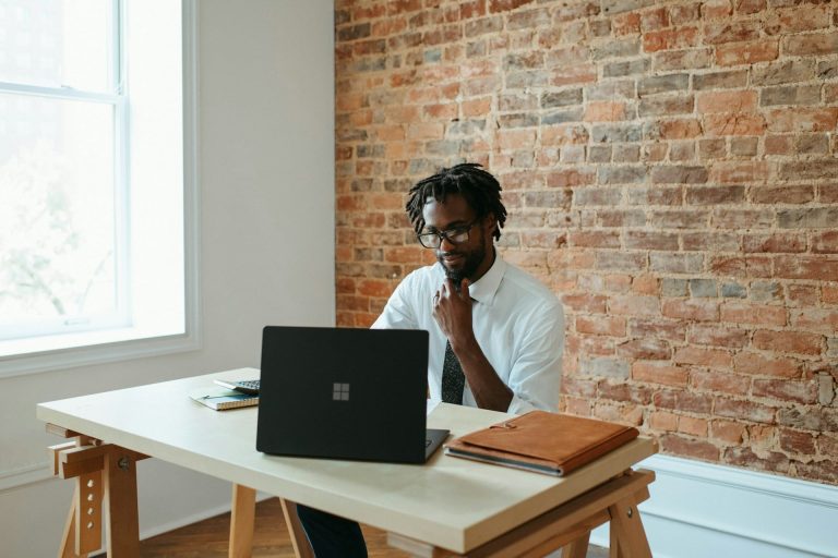 What is an employer of record (EOR)?