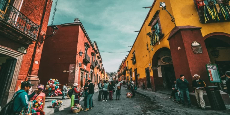 HIre employees in Mexico from abroad