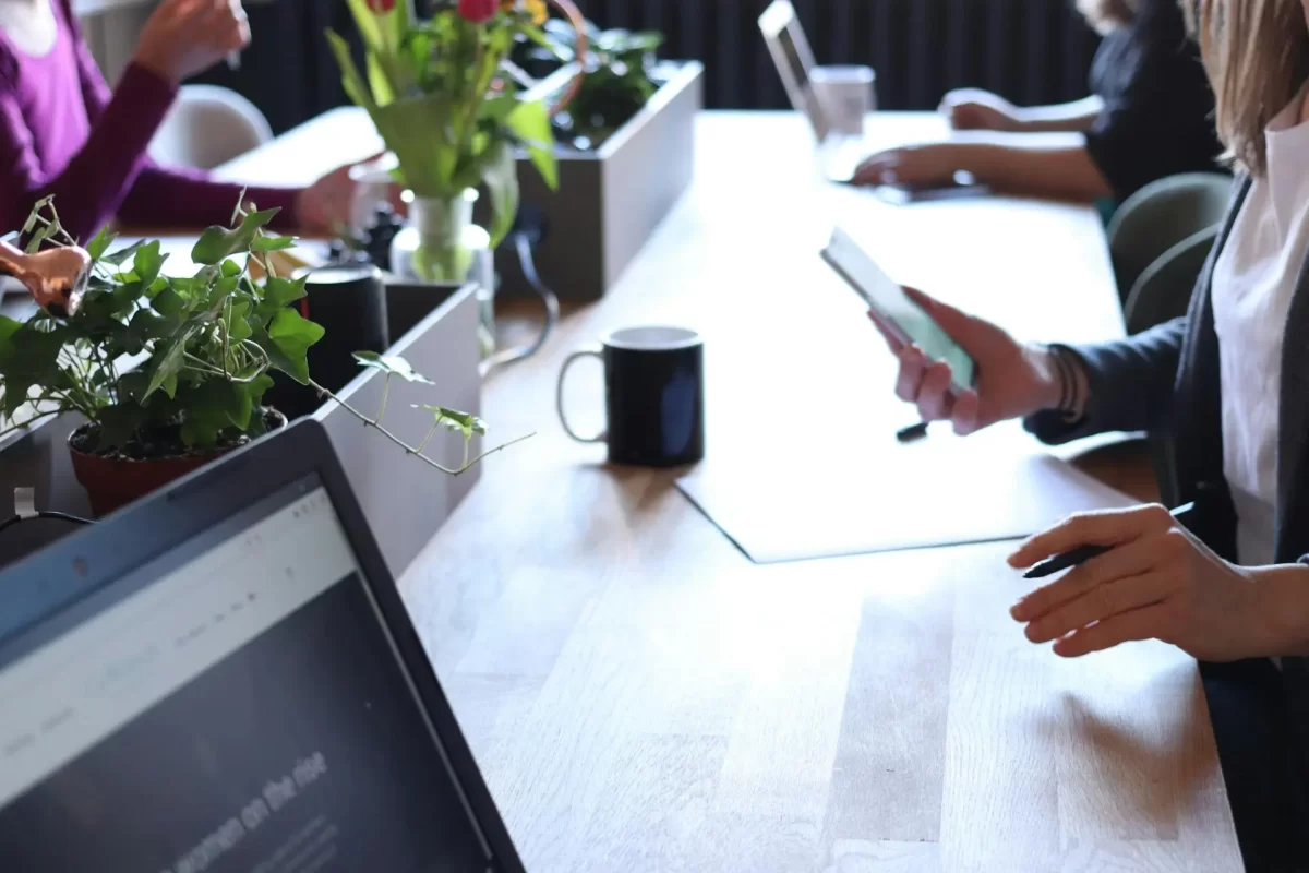 pexels-cowomen-1058097-2041383-min Employee contributions in Mexico