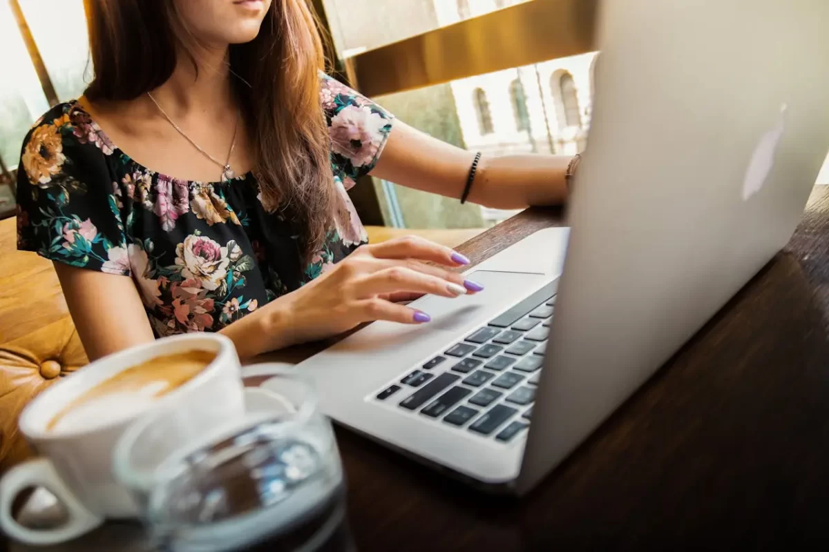 pexels-jeshoots-144230-min Employee vs Contractor