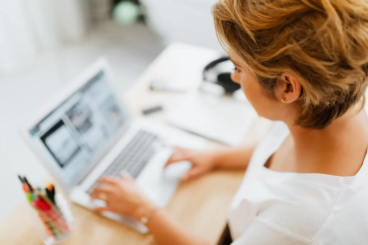 pexels-karolina-grabowska-5239873-min Employer of Record (EOR) in Mexico