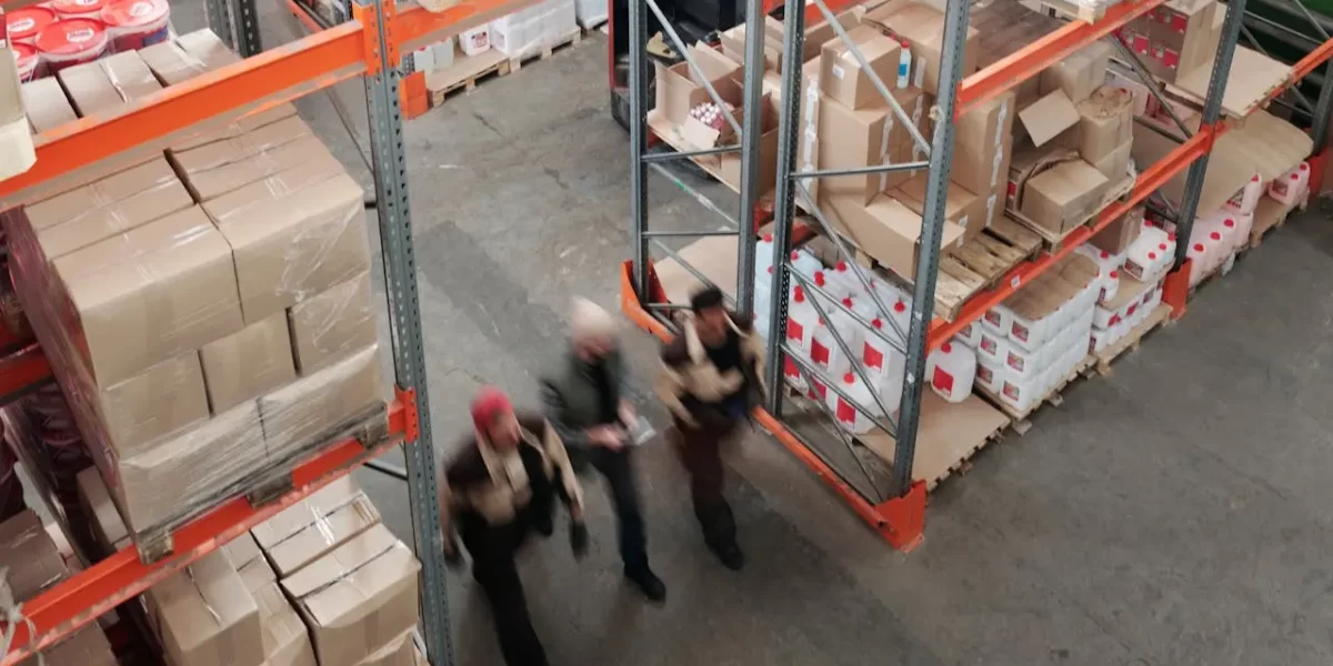 pexels-tiger-lily-4481323-min Nearshoring vs Offshoring